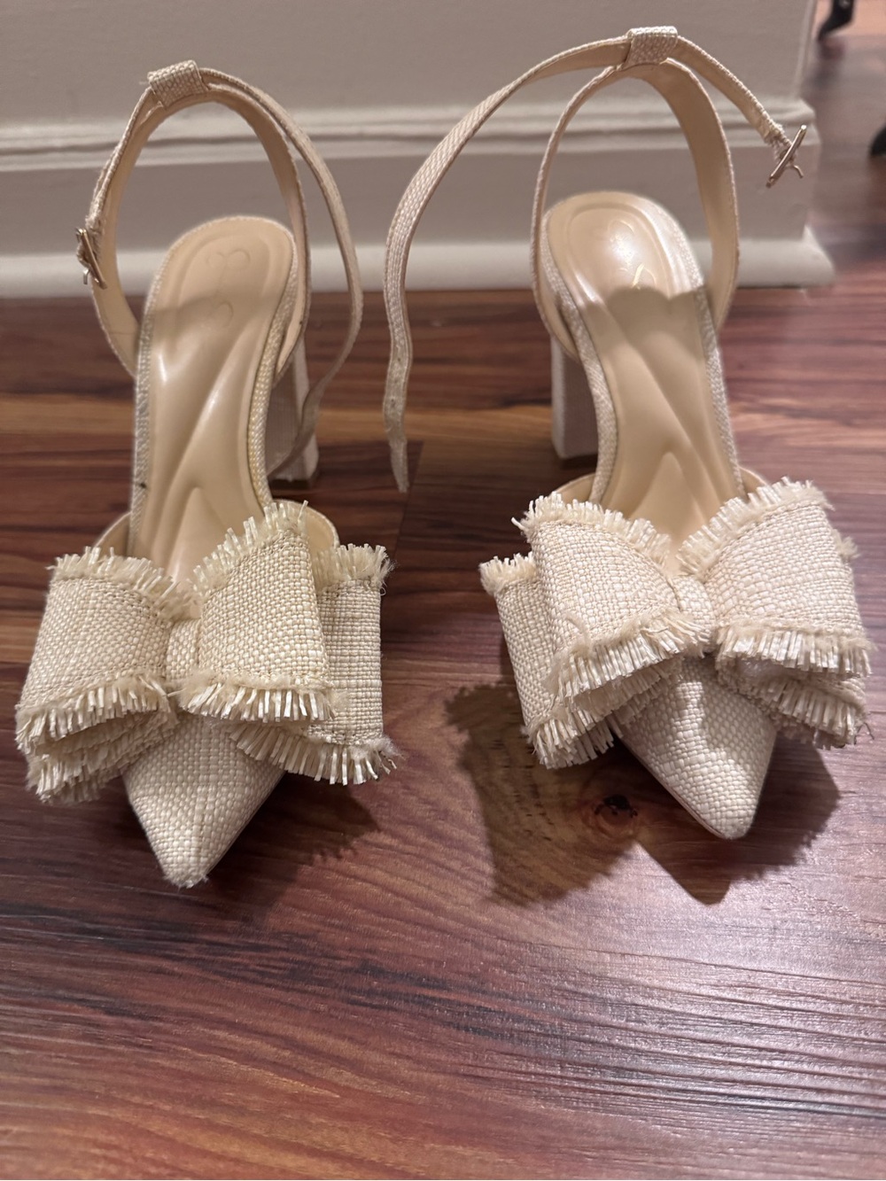 Jessica Simpson Cream Bow Pointed-Toe Slingback Heels